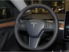 Tesla Model Y Long Range AWD (4WD)